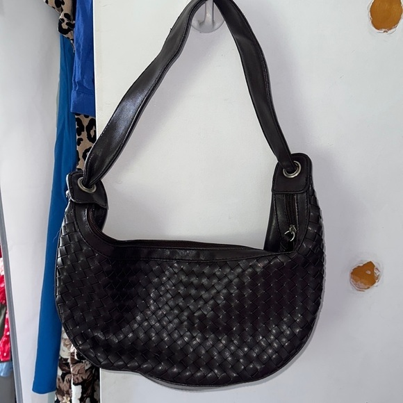 Chateau Handbags - Woven brown shoulder bag